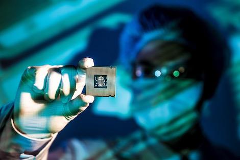 "إنتل" تطلق شريحة بخاصية "الذكاء الصناعي" - MEMPS