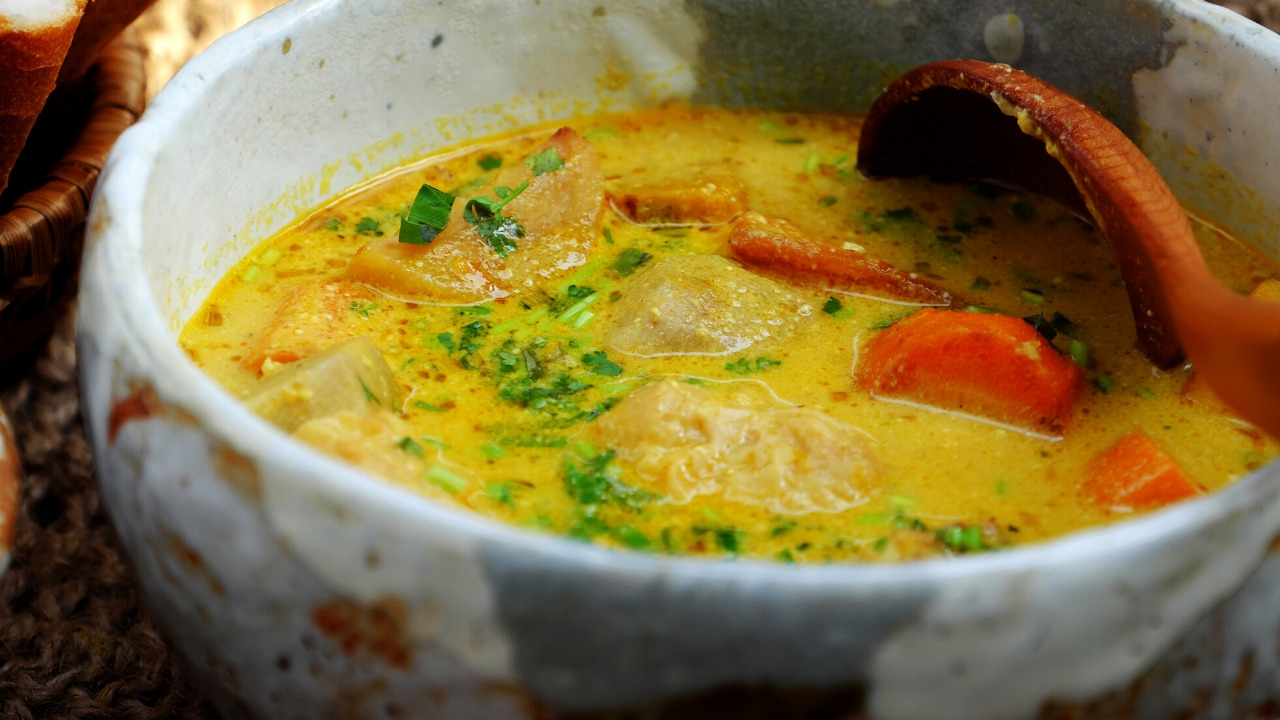 Vietnamese Chicken Curry Recipe | Tasty Little Dumpling
