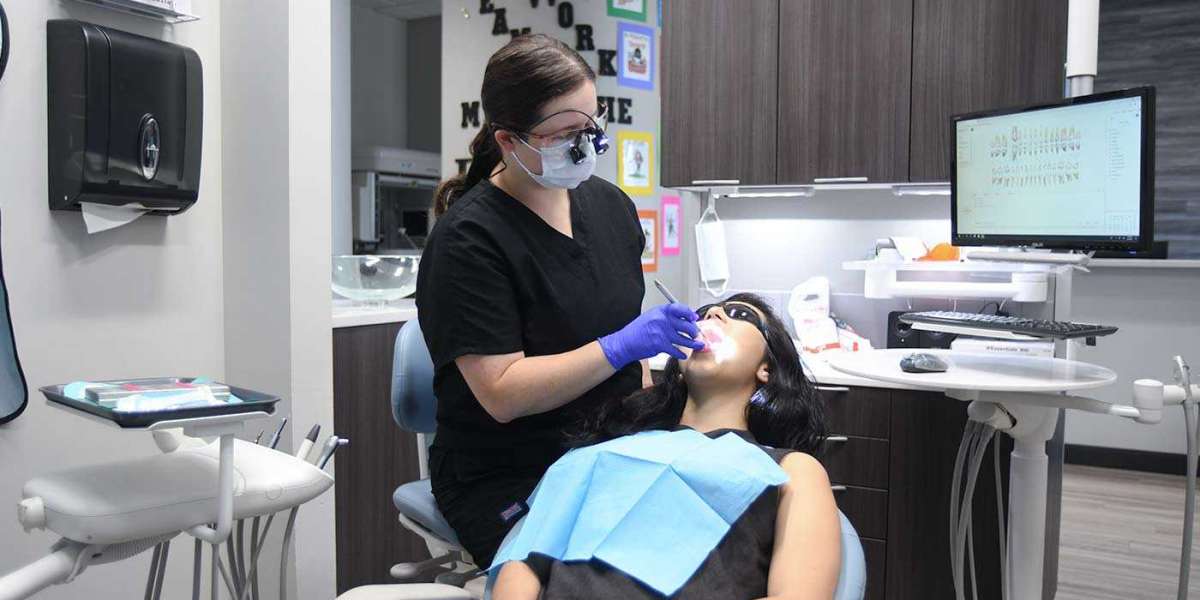 What are the services provided in a dental clinic?