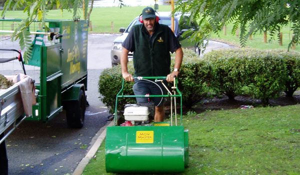 Jim’s Mowing is Offering Lawn Mowing and Garden Care Services