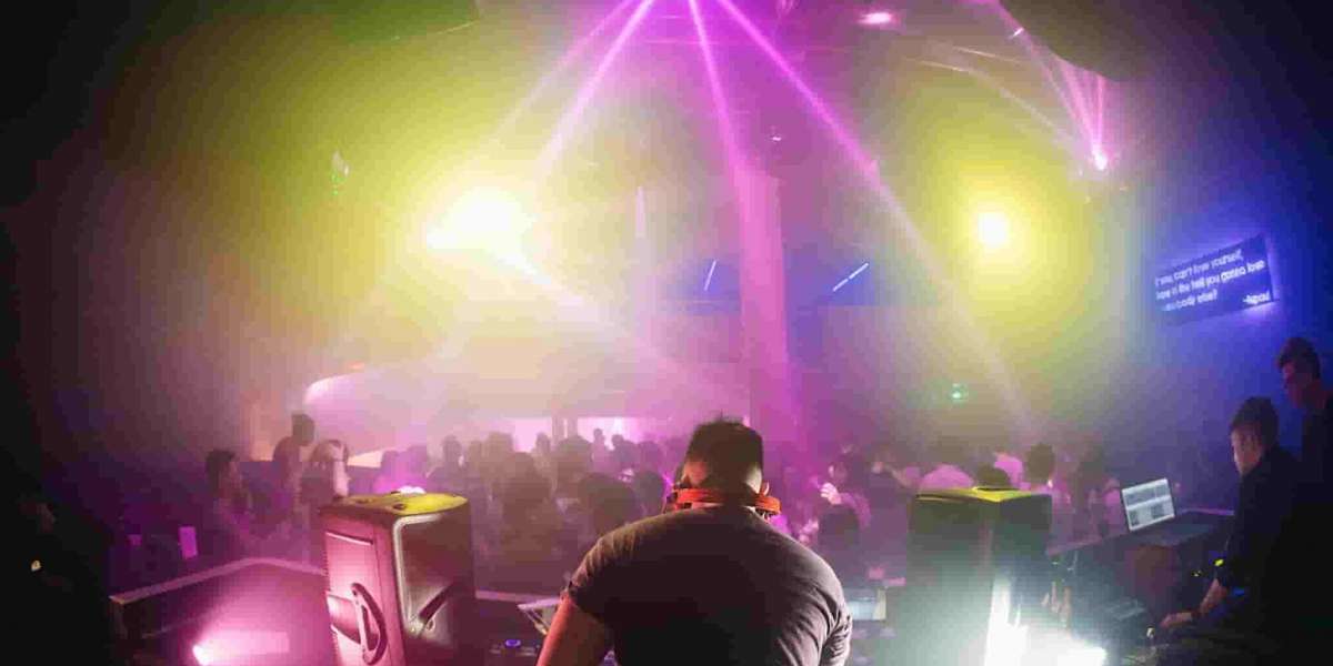 What to Expect When Visiting a Nightclub