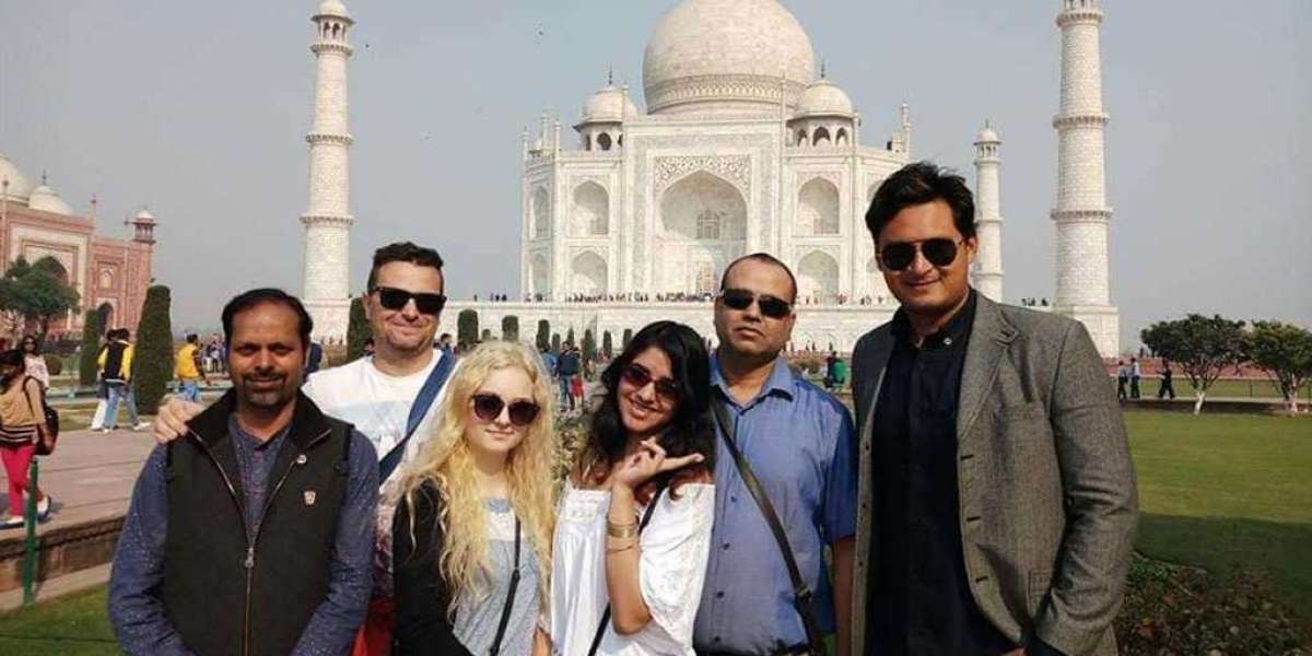 Experience the Grandeur of Taj Mahal on a Day Trip from Delhi by Train