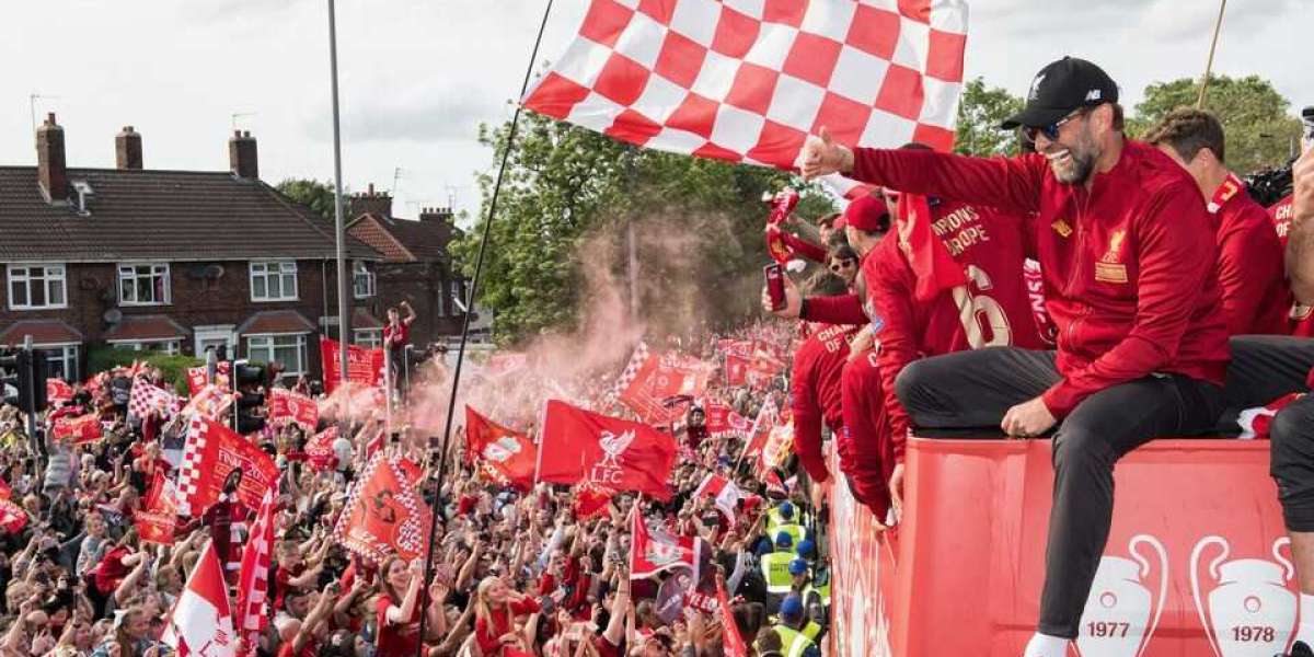 Liverpool plant een parade met open bussen om afscheid te nemen van Jurgen Klopp