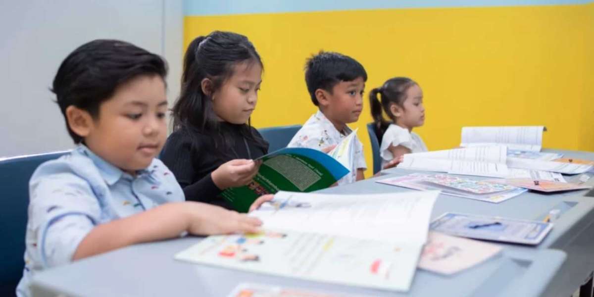 Important Considerations When Looking for English Tutors in Singapore